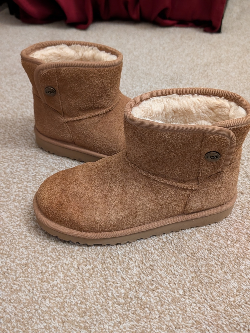 UGG Women 6 (Kid 4) Chestnut Suede Boots